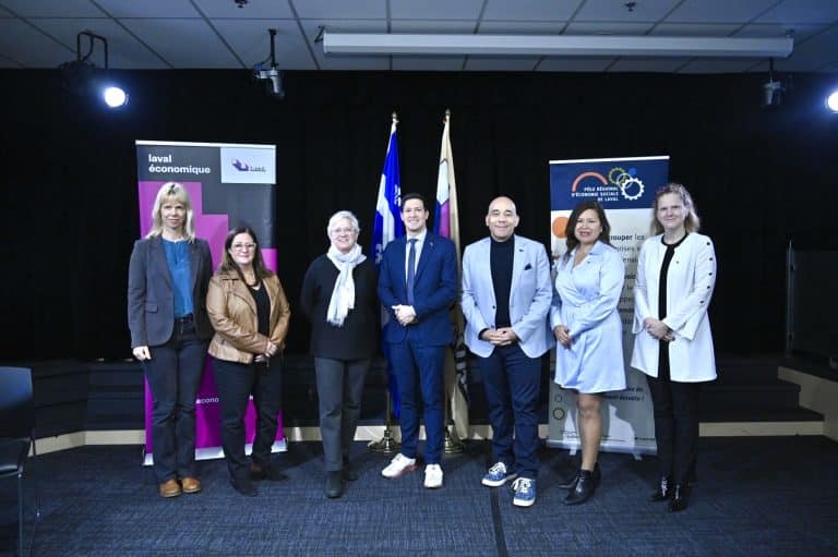 : madame Béatrice Alain, directrice générale du Chantier de l’Économie sociale du Québec; madame Lidia Divry, directrice de Laval économique; madame Louise Hodder, directrice générale du Pôle régional d’économie sociale de Laval; monsieur Stéphane Boyer, maire de Laval; monsieur Christopher Skeete, député de Sainte-Rose, Ministre délégué à l’Économie, Ministre responsable de la Lutte contre le racisme et Ministre responsable de la région de Laval; madame Cecilia Macedo, présidente des assemblées du conseil, conseillère municipale de Marigot, responsable du dossier de l’économie sociale; madame Scarlett Van Blaeren, directrice générale adjointe – Développement et aménagement du territoire